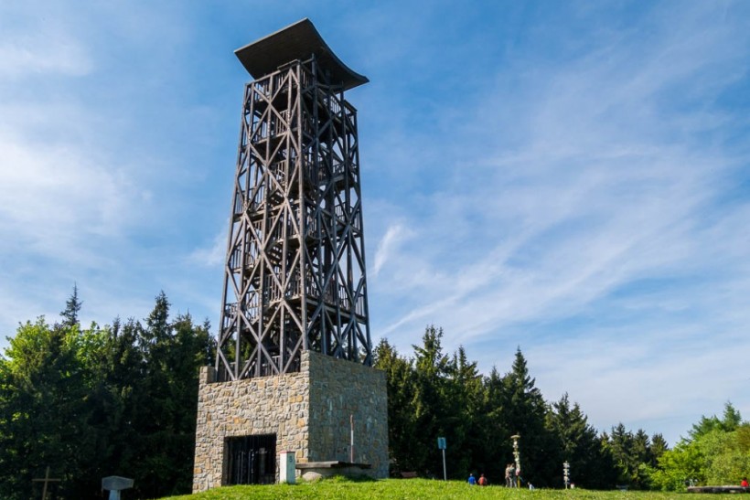 Turistika na rozhľadňu Veľký Lopeník